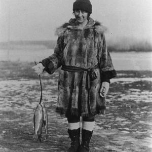 Mardy Murie, Bettles, Alaska, 1924. The Murie Center.