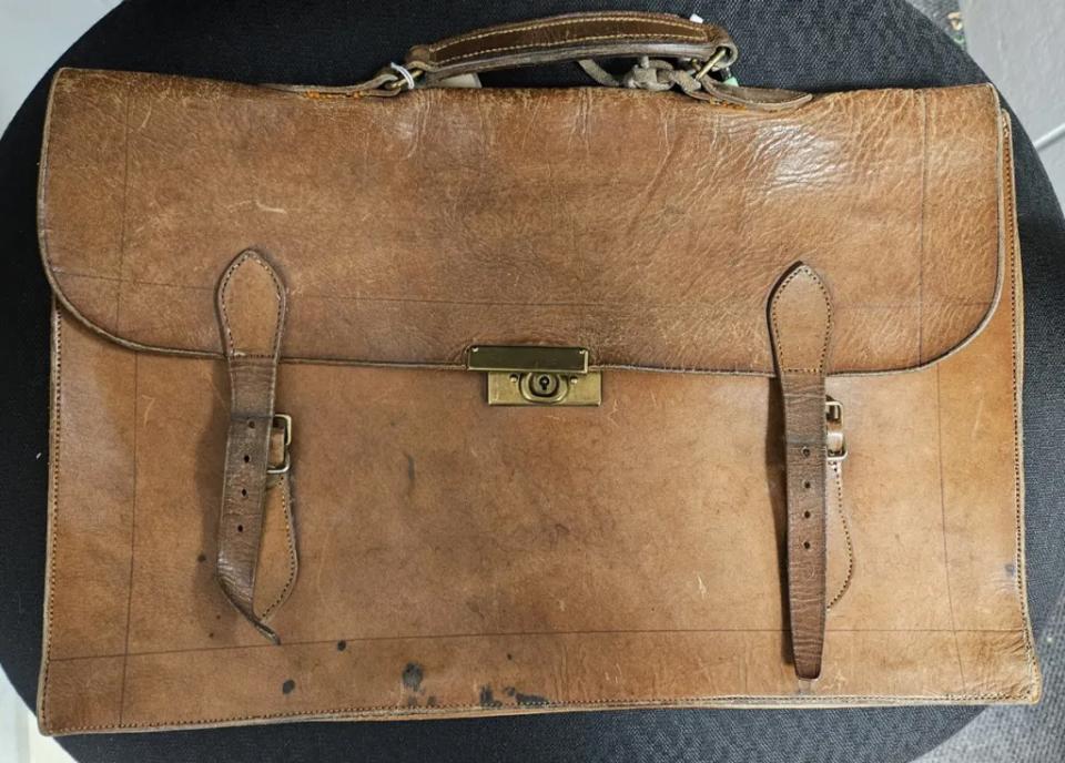 Leather briefcase similar to the one in the first photo in this blog