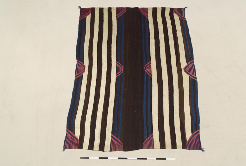 A classic third-phase Navajo chief blanket, circa 1855. NMAI, Smithsonian Institution, catalog number 10/8457.