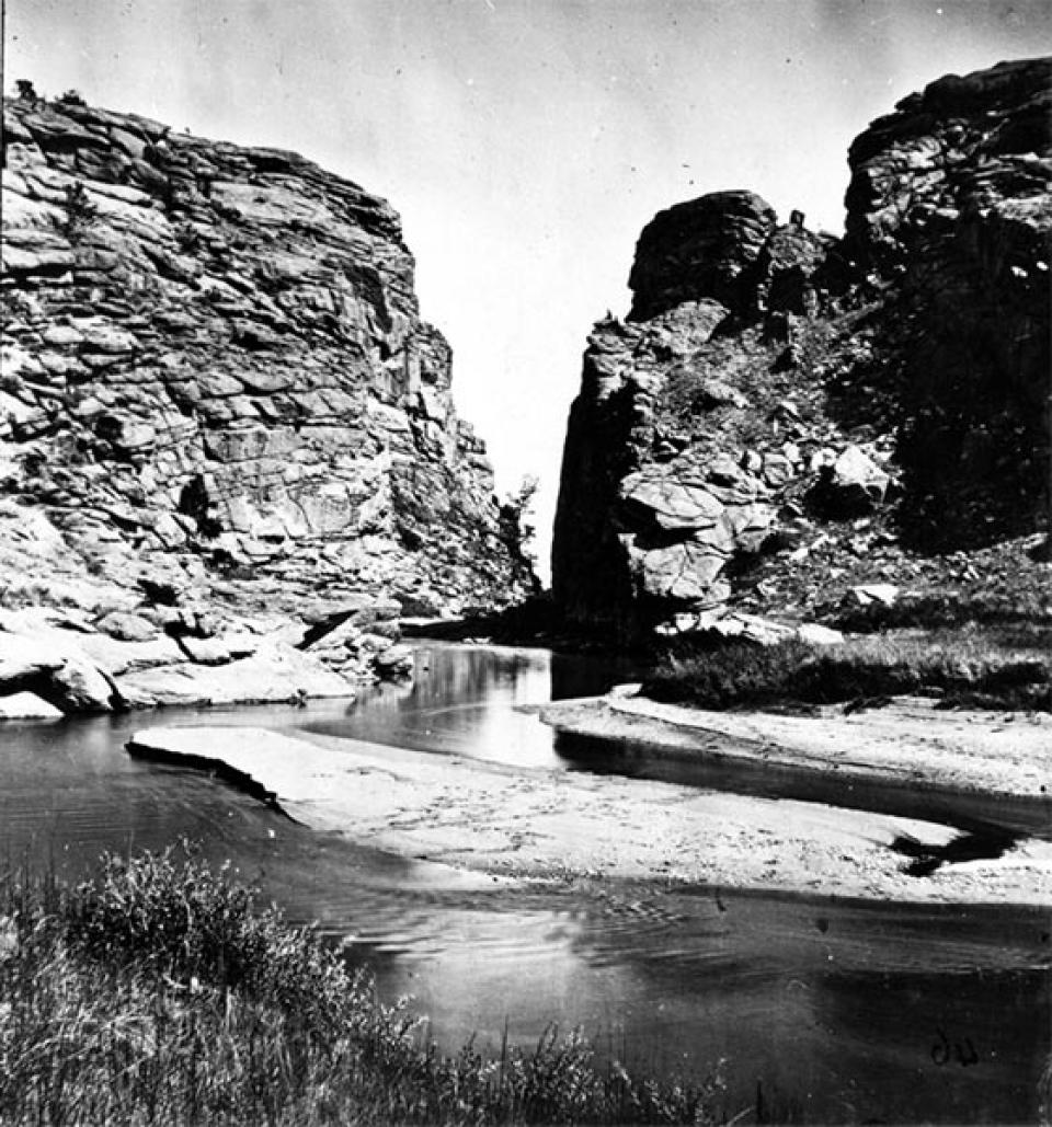 Devil's Gate on the Sweetwater River, central Wyoming Territory, 1870. William Henry Jackson. 